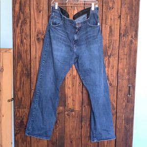 do wrangler jeans stretch